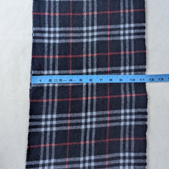 Burberry Unisex Winter Scarf Blue – 100% Lambswool Check – Used – Stylish Wrap. - Picture 8 of 8